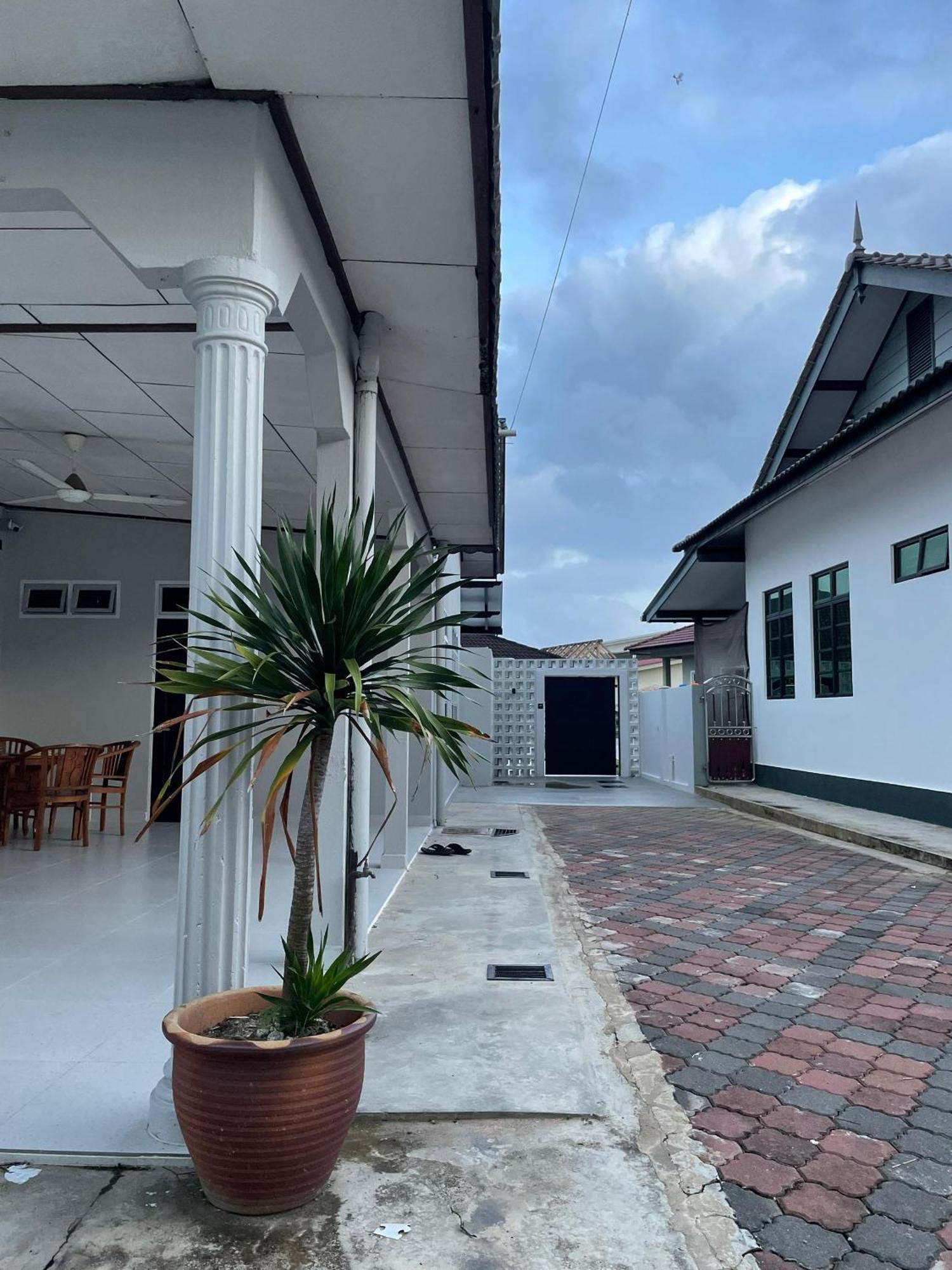 Home In Terengganu With Private Pool Kuala Terengganu Kültér fotó